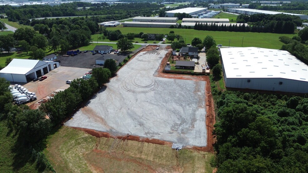 Primary Photo Of 1271 Woods Chapel Road, Duncan Contractor Storage Yard For Sale