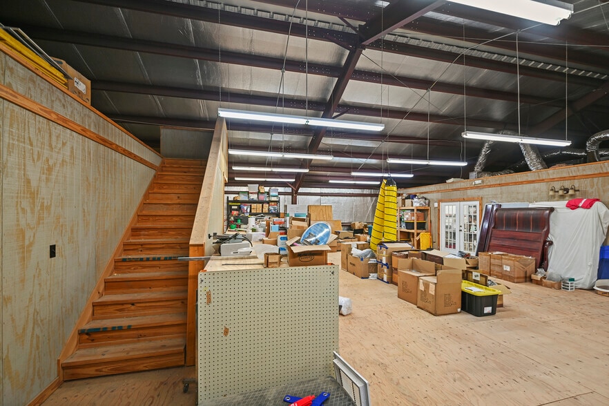 More Photos Of 20204 Schiel Rd, Cypress Warehouse For Sale