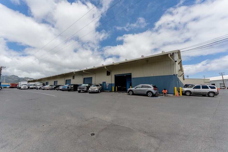 More Photos Of 2290 Alahao Pl, Honolulu Unknown For Lease