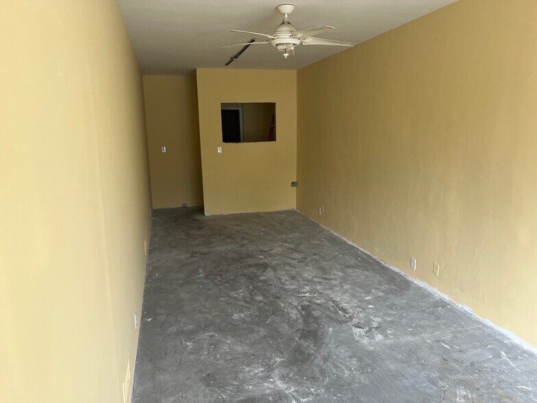 More Photos Of 3135 E Coast Hwy, Corona Del Mar General Retail For Lease