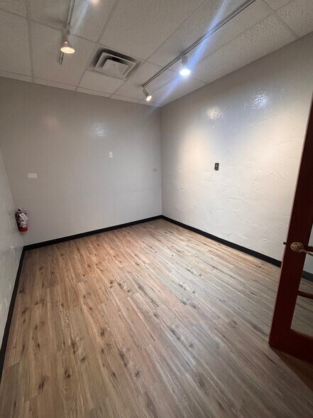 More Photos Of 7 E Cimarron St, Colorado Springs Office Residential For Lease