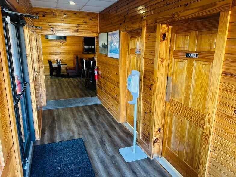 More Photos Of 1001 Jersey St, Ahoskie Restaurant For Sale