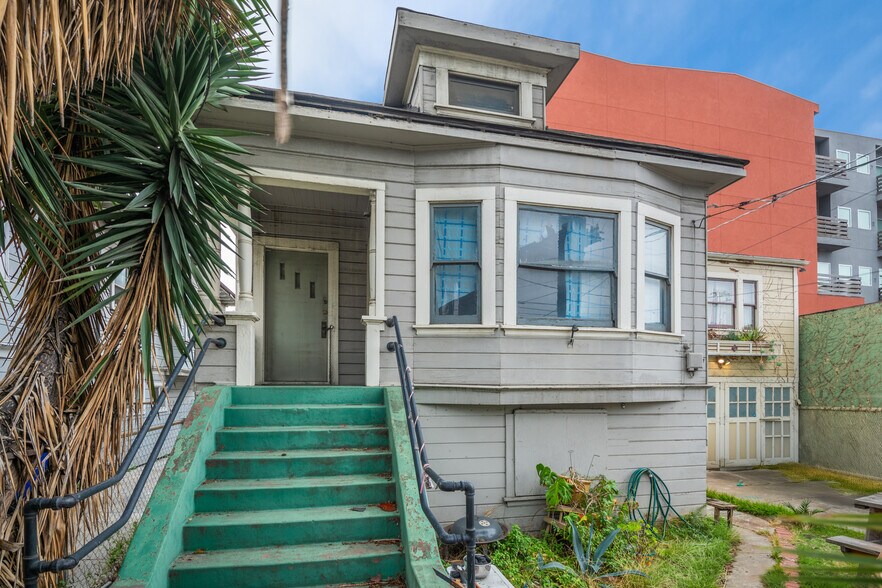 More Photos Of 2857 Ford St, Oakland Multifamily For Sale