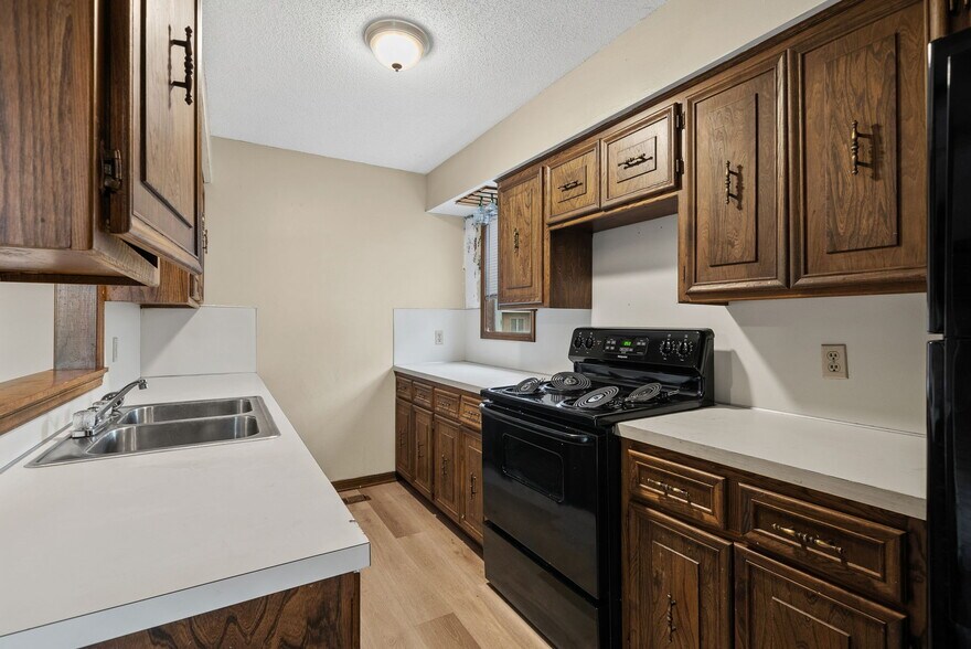 More Photos Of 2401 S 50th St, Fort Smith Apartments For Sale
