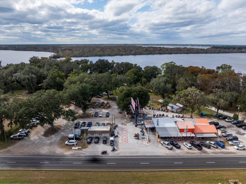 More Photos Of 337 S US Highway 17, East Palatka General Retail For Sale