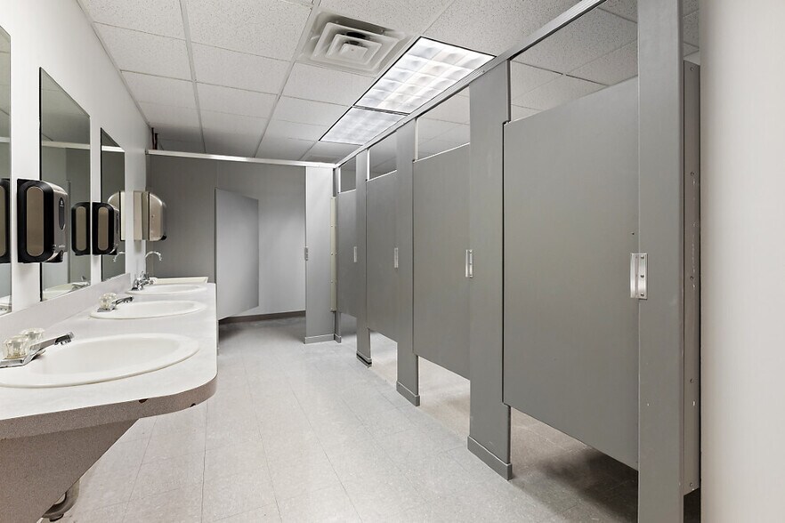 More Photos Of 4 Industrial Pky, Brunswick Manufacturing For Lease