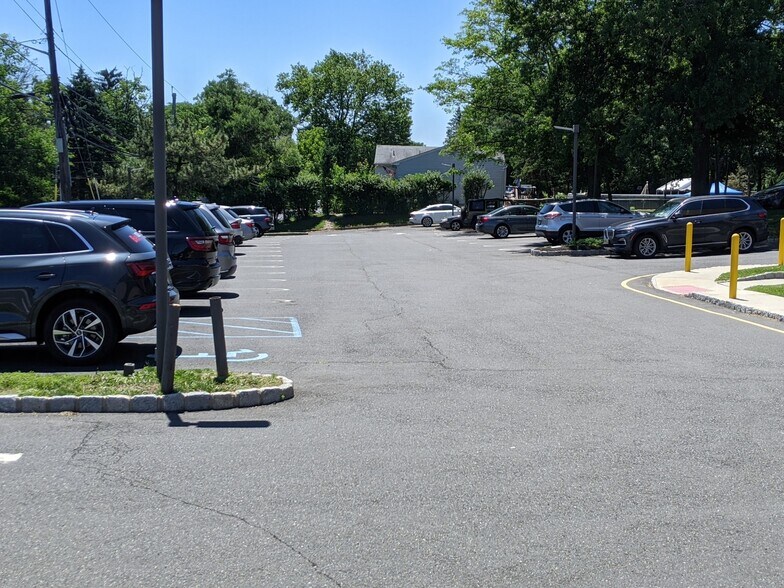 More Photos Of 281 Summerhill Rd, East Brunswick Office For Lease