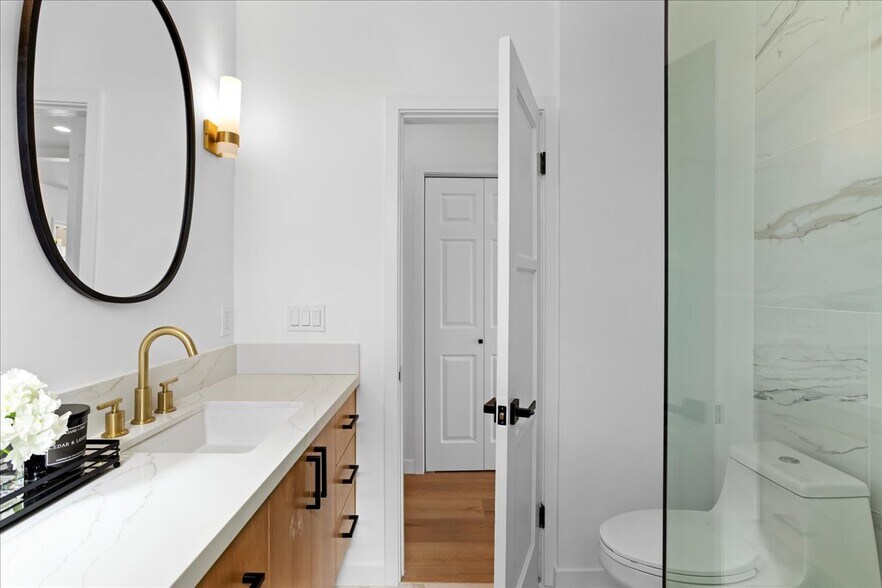 More Photos Of 2218 24th St, Santa Monica Apartments For Sale