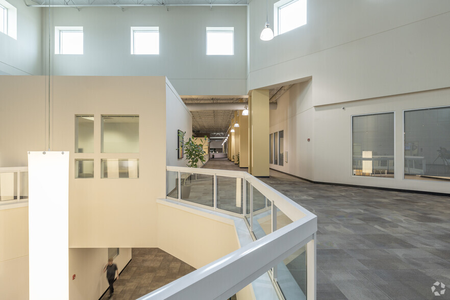 More Photos Of 5701 E Hillsborough Ave, Tampa Office For Lease