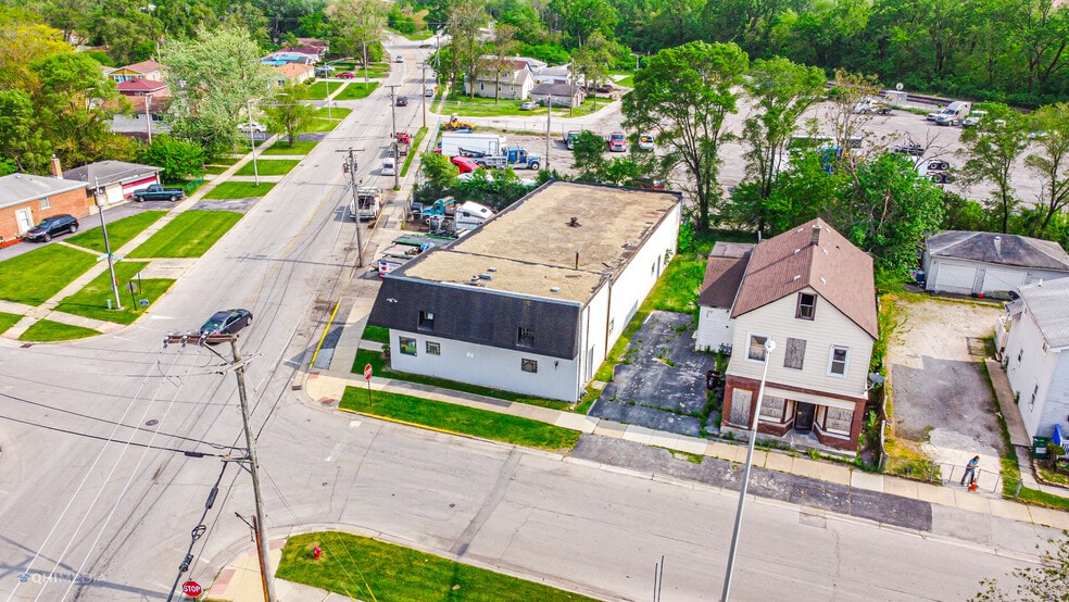 More Photos Of 15500 Vincennes Rd, Phoenix Auto Repair For Sale