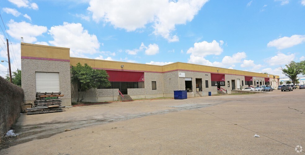 More Photos Of 10969 Shady Trl, Dallas Flex For Lease