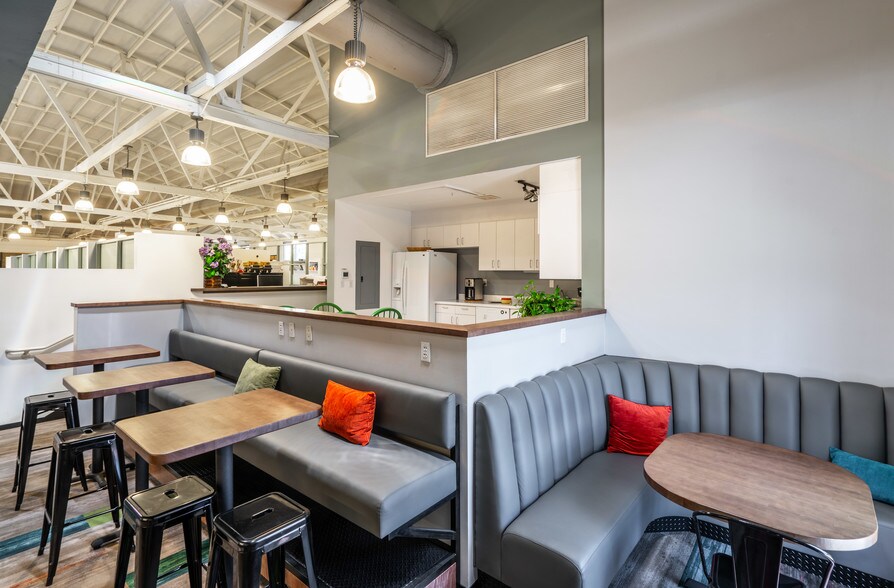 More Photos Of 1931 Newport Blvd, Costa Mesa Office For Lease