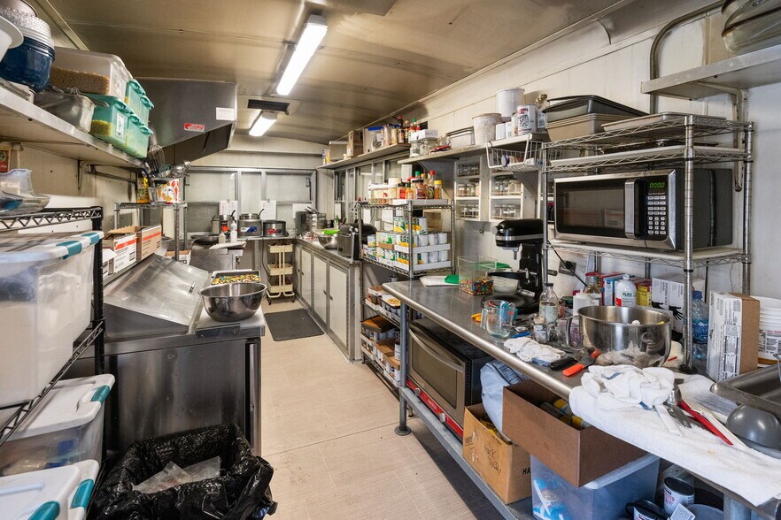 More Photos Of 6410 Jackrabbit Ln, Belgrade Storefront For Sale