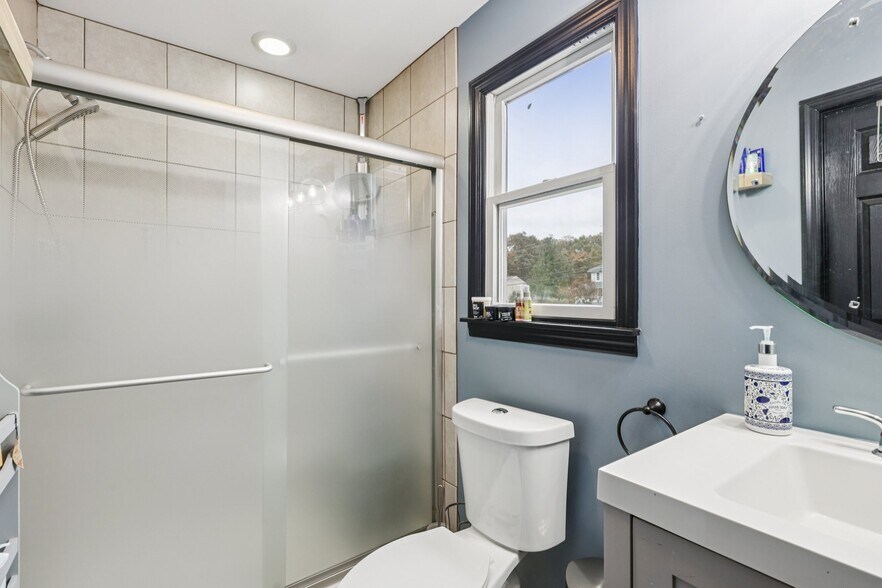 More Photos Of 170 S Hope Chapel Rd, Jackson Specialty For Sale