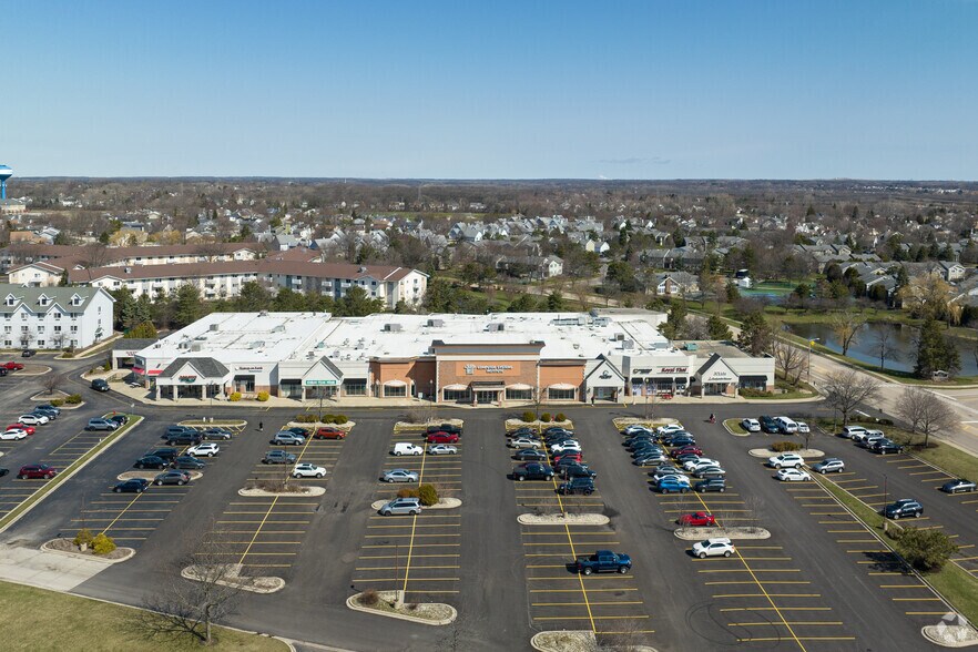 More Photos Of 5320-5340 Grand Ave, Gurnee General Retail For Lease