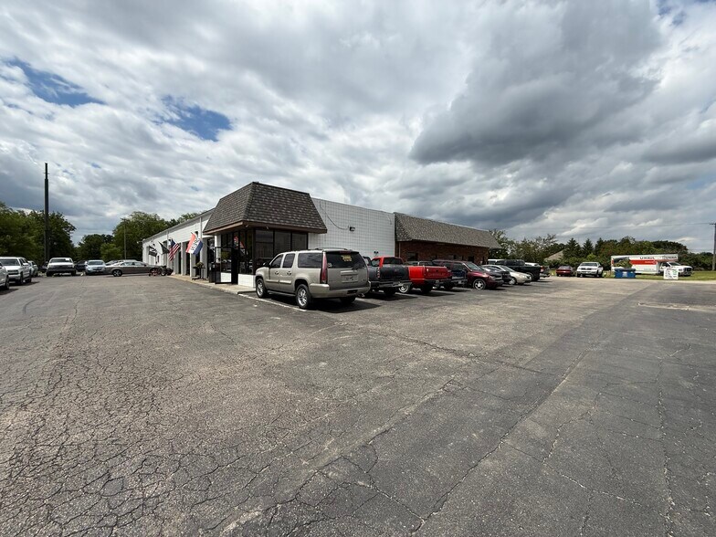 Primary Photo Of 4794 S Dixie Dr, Dayton Auto Repair For Lease