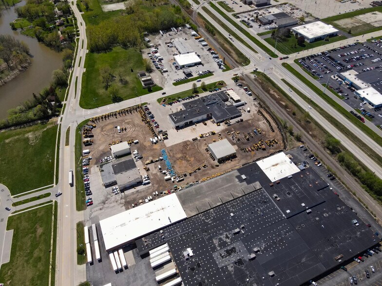 More Photos Of 600 Hansen Rd, Green Bay Service For Sale