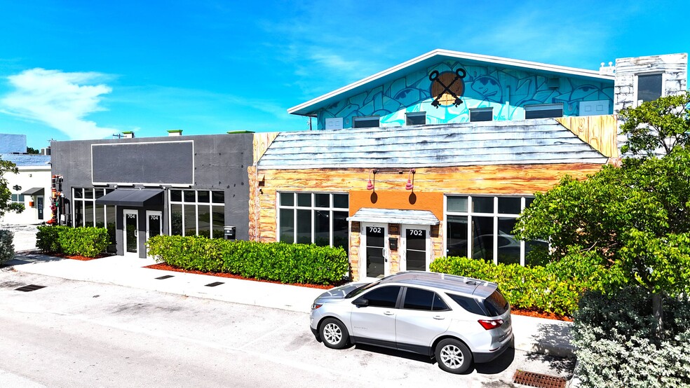 Primary Photo Of 702-706 NE 1st Ave, Fort Lauderdale Restaurant For Sale