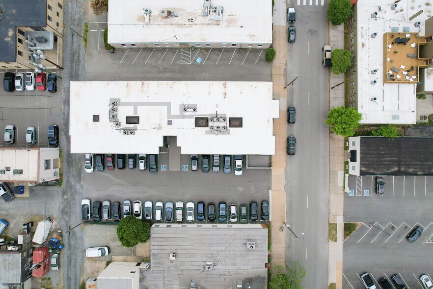 More Photos Of 3117 W Clay St, Richmond Loft Creative Space For Sale