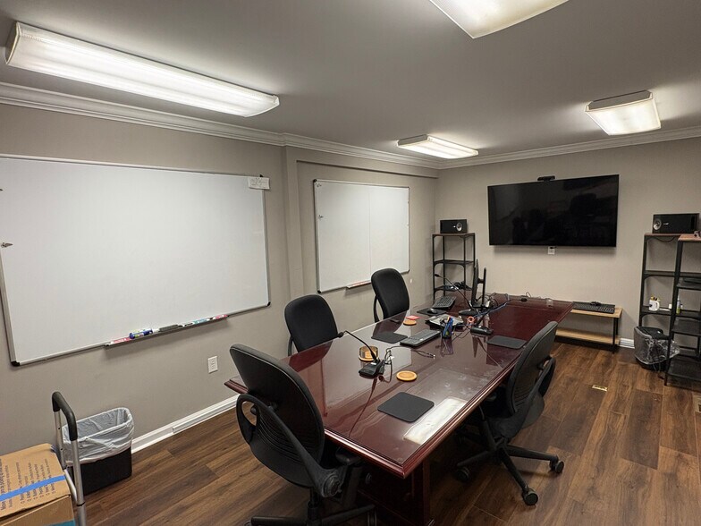 More Photos Of 4371 Charlotte Hwy, Clover Office For Sale