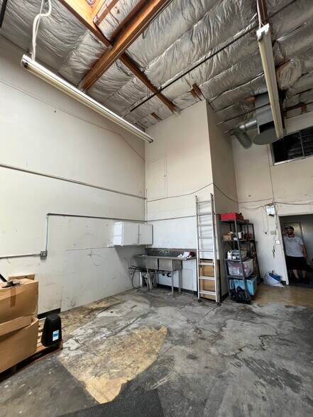 More Photos Of 3250 Monier Cir, Rancho Cordova Manufacturing For Lease
