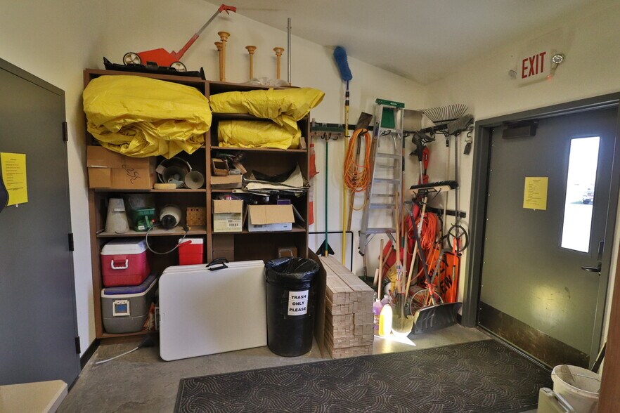 More Photos Of 502 33rd St, Cody Medical For Sale