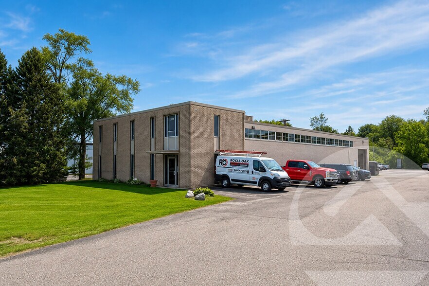 Primary Photo Of 2071 Stephenson Hwy, Troy Warehouse For Sale