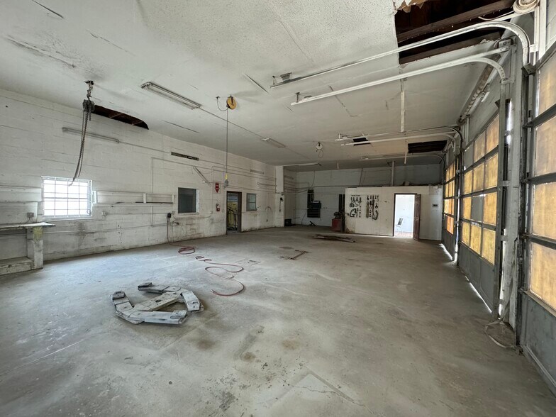 More Photos Of 6801 Tower Dr, Hudson Service For Lease