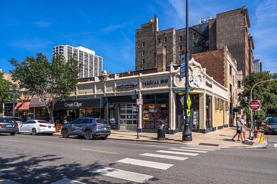 Primary Photo Of 3139 N Broadway St, Chicago General Retail For Sale