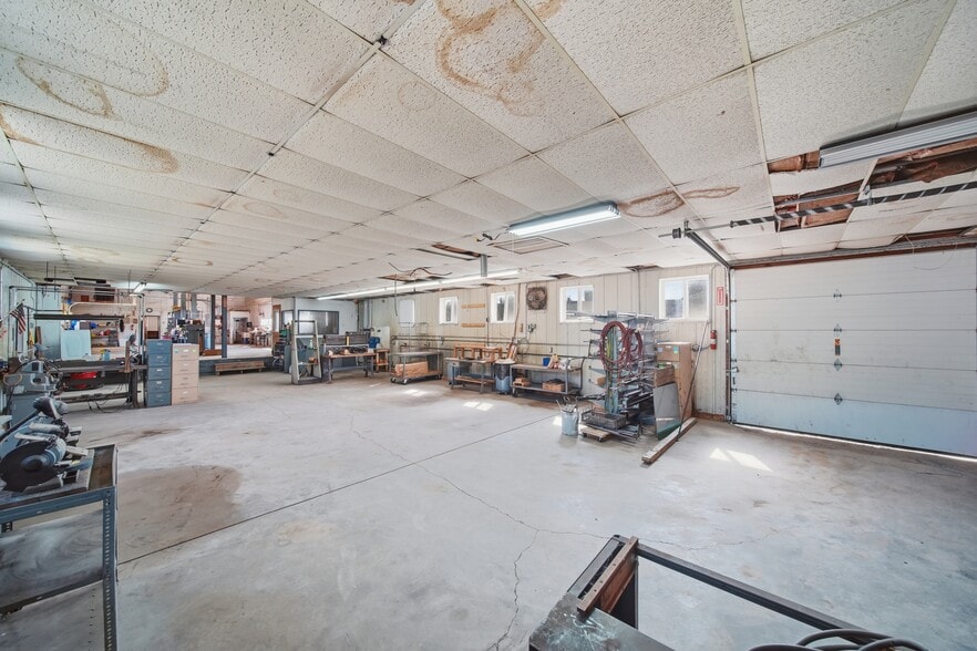 More Photos Of 208 Irwin St, Brooklyn Manufacturing For Sale
