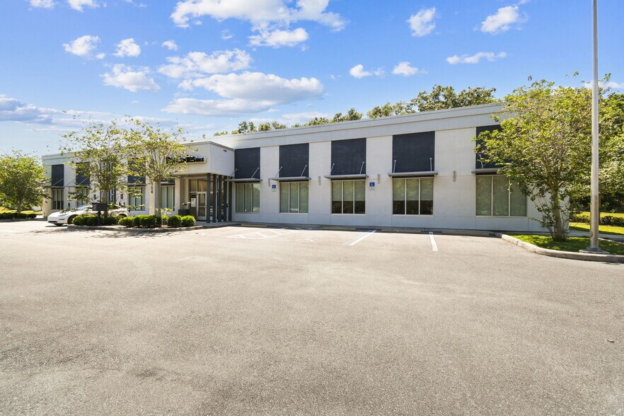 More Photos Of 924 Hale Ave, Brooksville Office For Sale