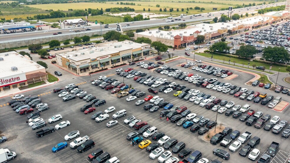 More Photos Of 3941 S Interstate 35, San Marcos Storefront For Sale