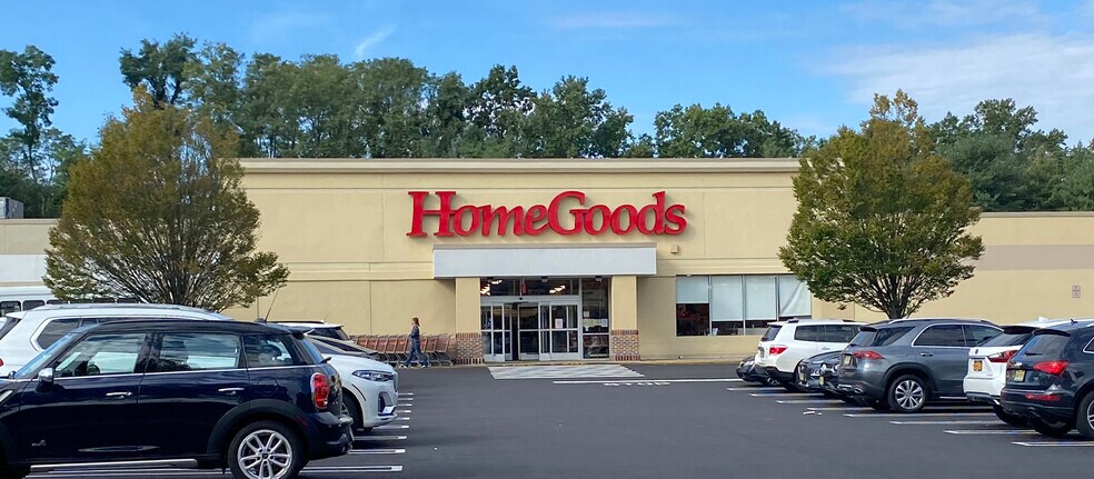 More Photos Of 651 State Route 17 S, Paramus Unknown For Lease