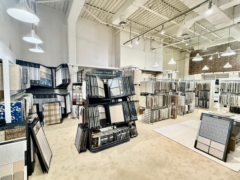 More Photos Of 690 Miami Cir NE, Atlanta Storefront For Lease