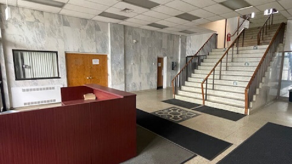 More Photos Of 15829 Cross Bay Blvd, Howard Beach Office For Sale