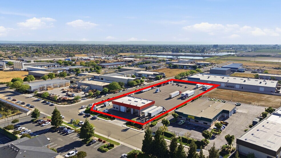 More Photos Of 4376 Farm Supply Dr, Ceres Truck Terminal For Sale