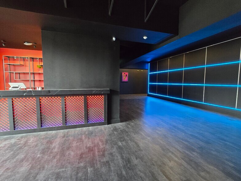 More Photos Of 4731 Garden City Rd, Richmond Storefront For Lease