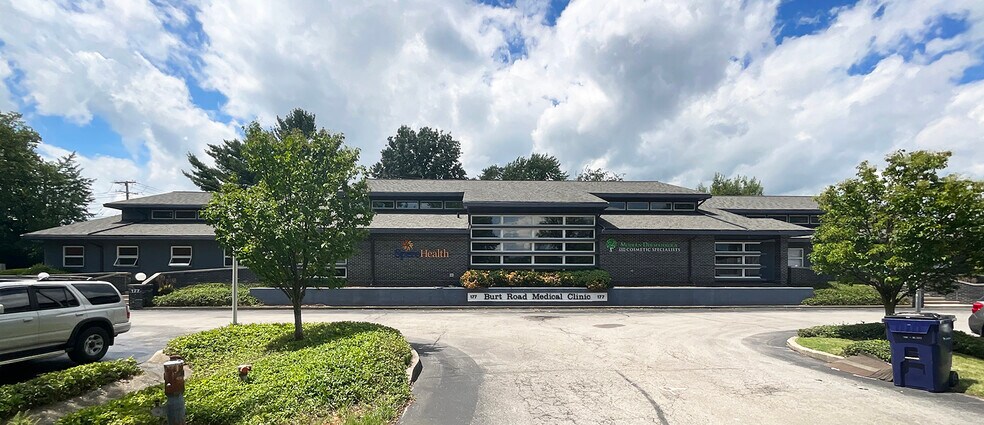 More Photos Of 177 Burt Rd, Lexington Medical For Sale