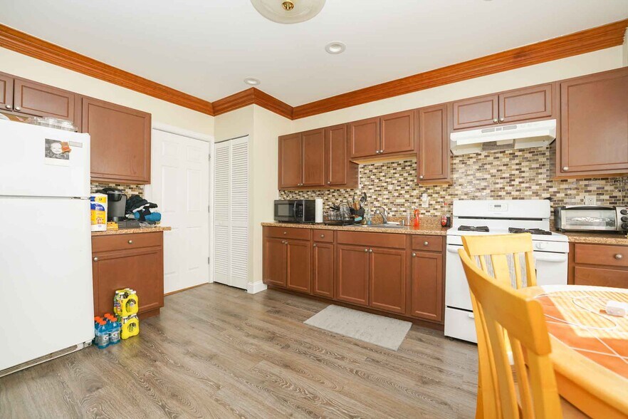 33 Mercer St, Wallington, NJ 07057 Apartments For Sale