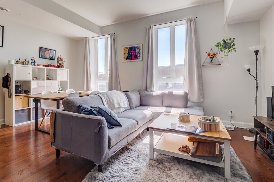 More Photos Of 3467 Rue Notre-Dame O, Montréal Multifamily For Sale