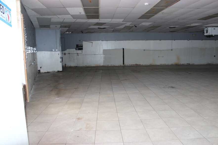 More Photos Of 61 Amity Rd, New Haven Unknown For Lease