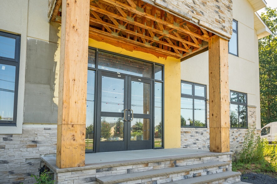 More Photos Of 451 Cross St, Lakewood Office For Sale