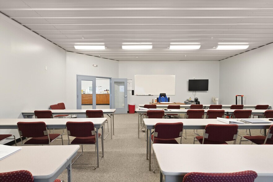 More Photos Of 109 Towle Farm Rd, Hampton Industrial For Sale