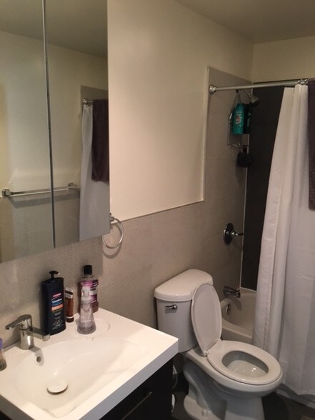 More Photos Of 73-75 Ferry St, Newark Storefront Retail Office For Sale