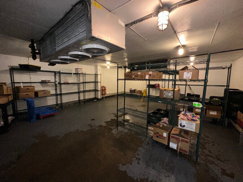 More Photos Of 1580 Huddell Ave, Marcus Hook Light Distribution For Lease