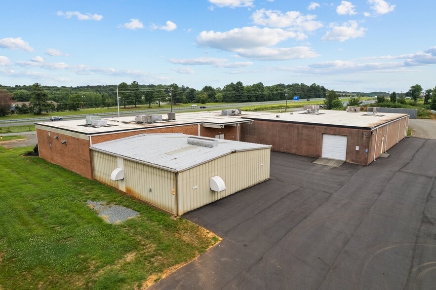 More Photos Of 157 Industrial Dr, King Warehouse For Lease