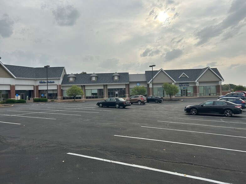 More Photos Of 405-419 Meramec Blvd, Eureka Unknown For Lease