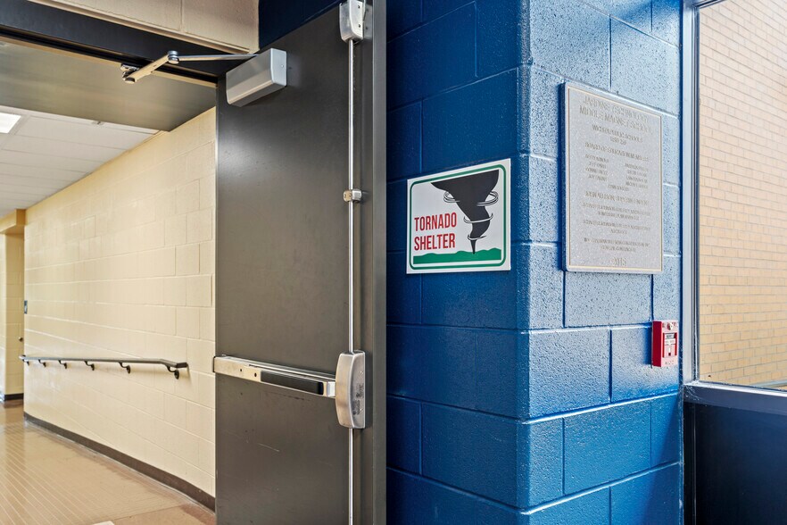 More Photos Of 3550 E Ross Pky, Wichita Specialty For Sale