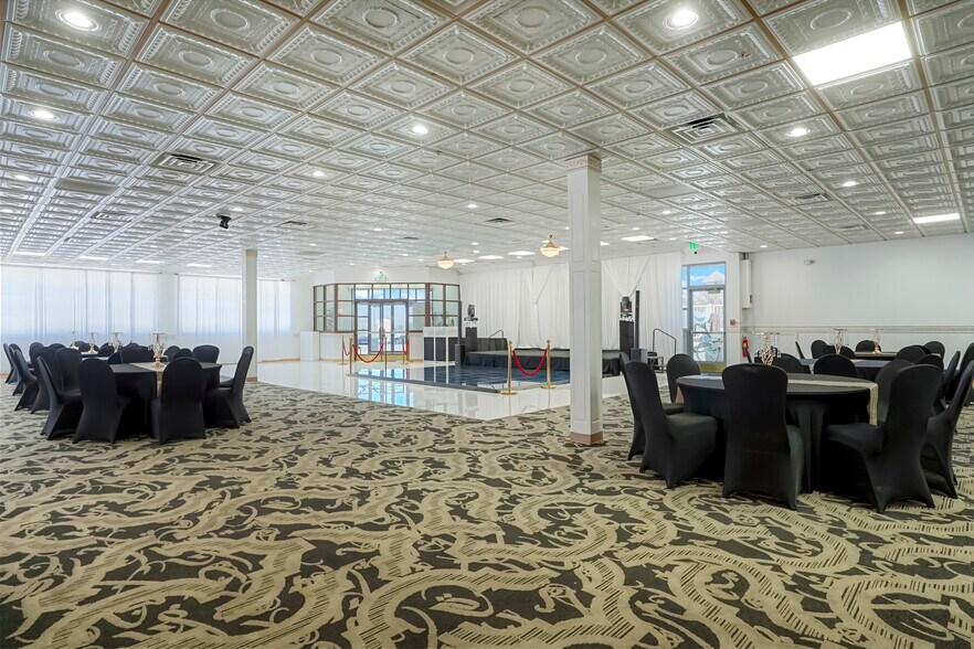 More Photos Of 9445 Park Meadows Dr, Lone Tree Restaurant For Sale