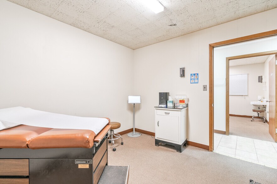 More Photos Of 13727-13739 S Huron River Dr, Romulus Storefront Retail Office For Sale